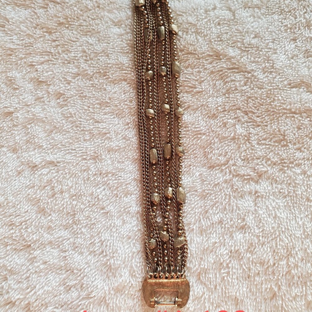 String chain bracelet, wt . 37 grams , item # A-102